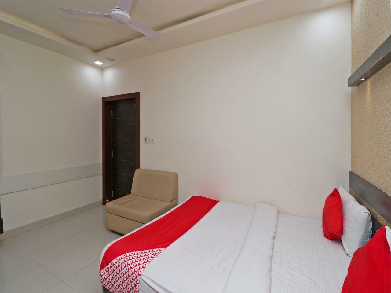 Oyo 29012 Gayatri Palace Hotel Durg Eksteriør billede