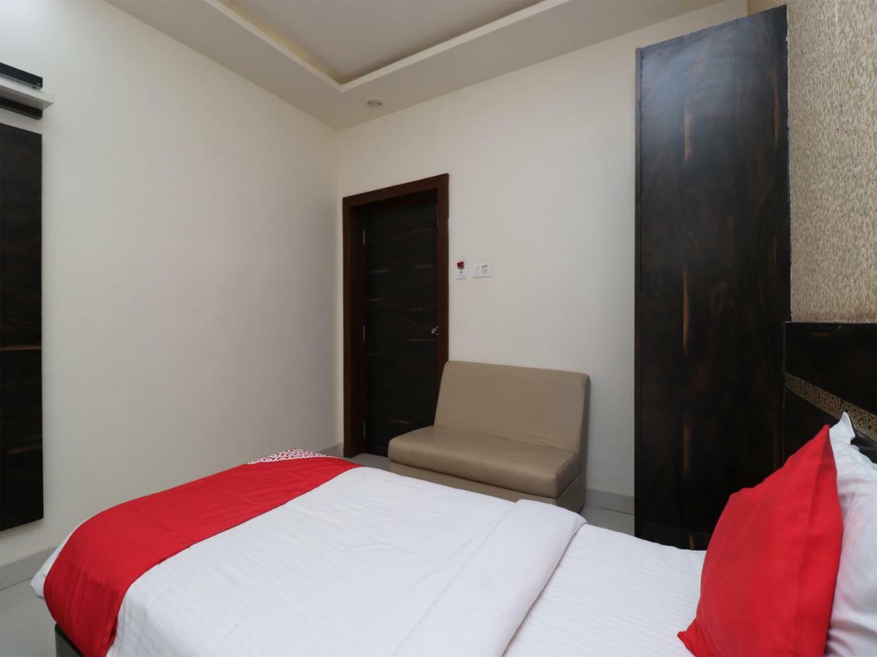 Oyo 29012 Gayatri Palace Hotel Durg Eksteriør billede