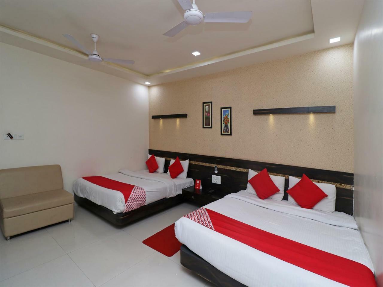 Oyo 29012 Gayatri Palace Hotel Durg Eksteriør billede