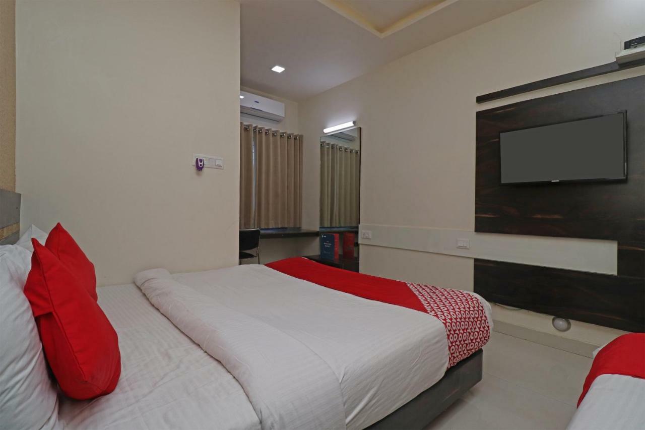 Oyo 29012 Gayatri Palace Hotel Durg Eksteriør billede