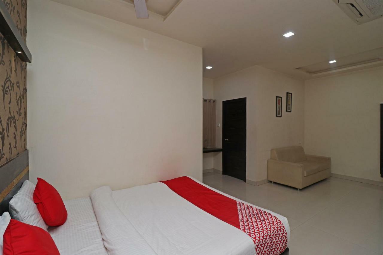 Oyo 29012 Gayatri Palace Hotel Durg Eksteriør billede