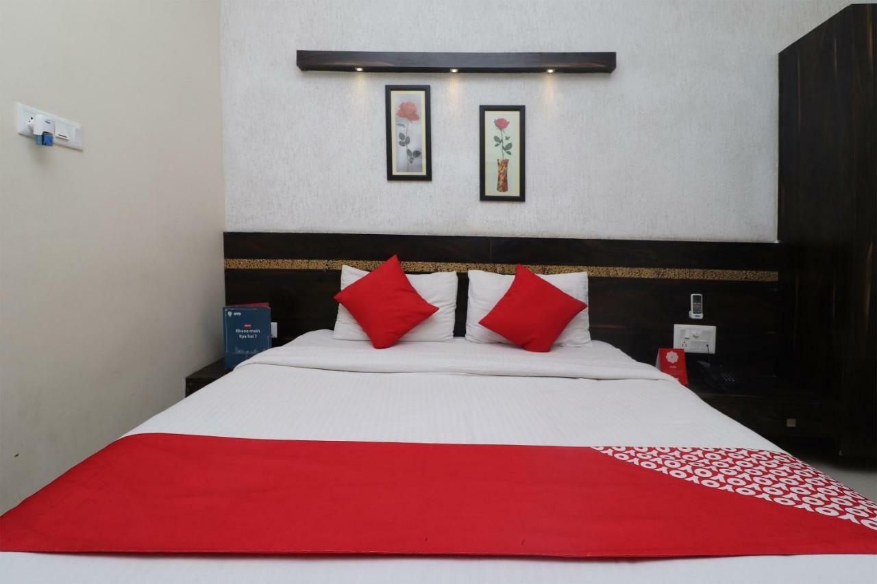 Oyo 29012 Gayatri Palace Hotel Durg Eksteriør billede