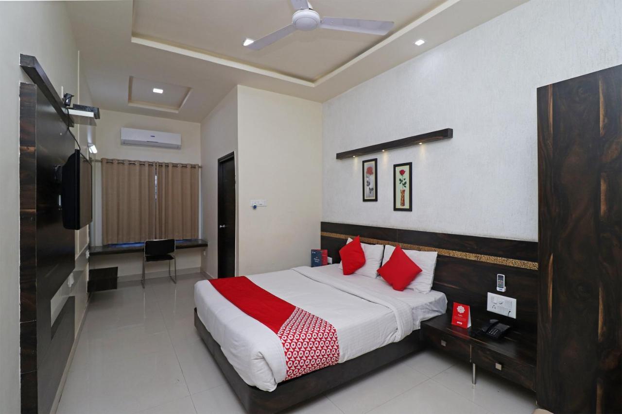 Oyo 29012 Gayatri Palace Hotel Durg Eksteriør billede