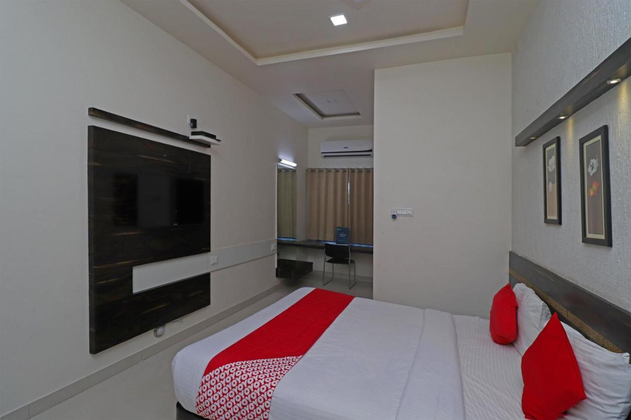 Oyo 29012 Gayatri Palace Hotel Durg Eksteriør billede